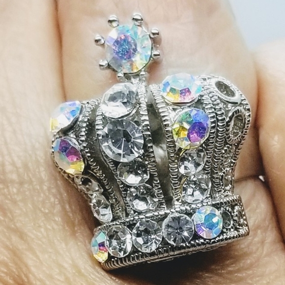 RF * Ring Beautiful Crown Design - Picture 2 of 7